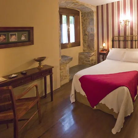 Castillo Valdés Hotel 2*