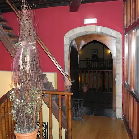 Castillo Valdes Hotel 2*