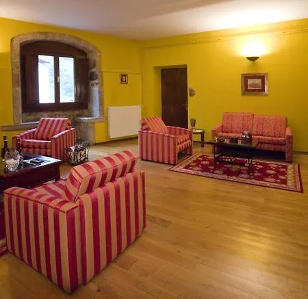 Castillo Valdes Salas Otel