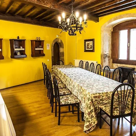 Castillo Valdes 2* Salas (Asturias)