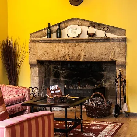 Hotel Castillo Valdes