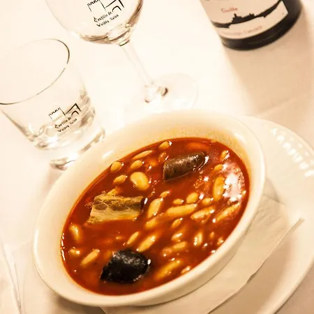 Hotel Castillo Valdes 2*