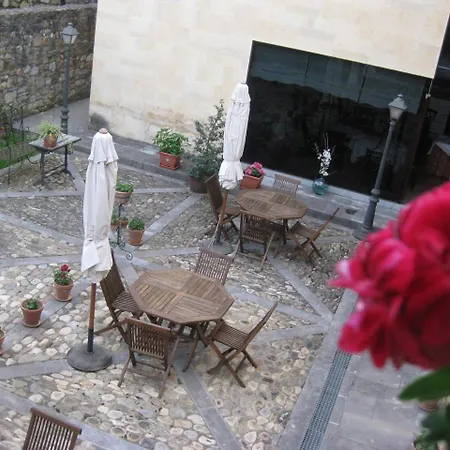 Hotell Castillo Valdes 2*