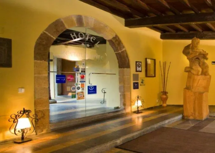 Castillo Valdes Hotel