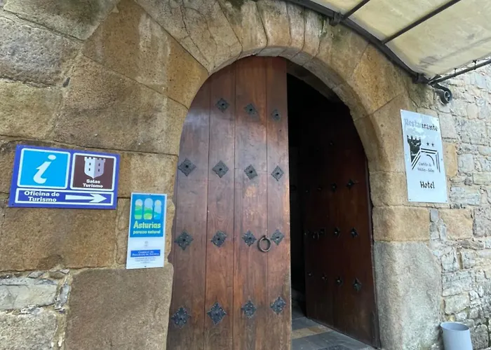 Castillo Valdes Hotel