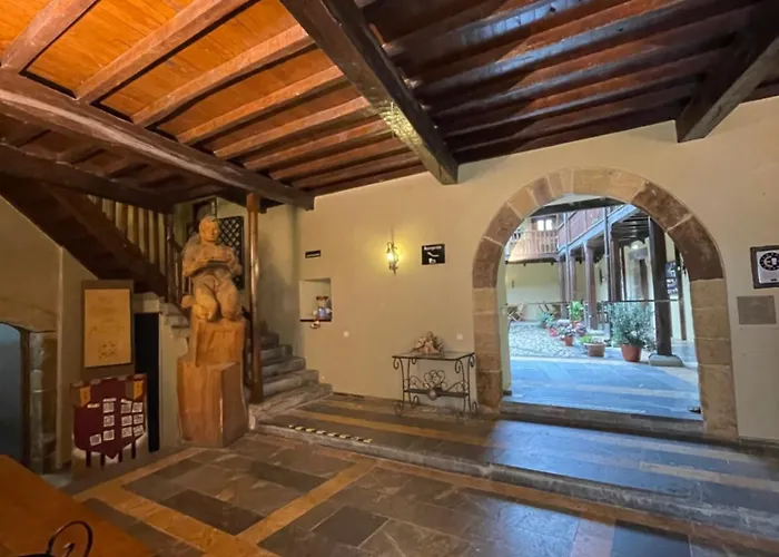 Hotel Castillo Valdes