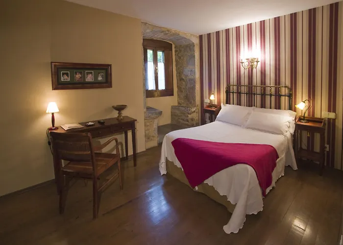 Hotel Castillo Valdes 2*