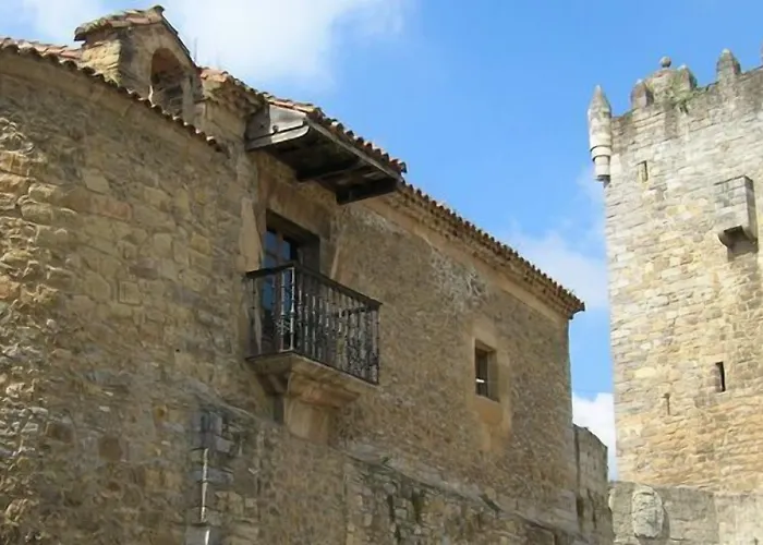 Castillo Valdes Salas (Asturias)