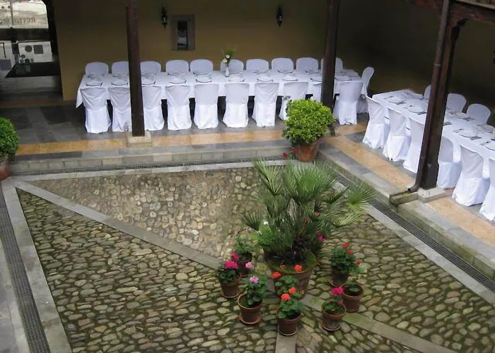 Hotel Castillo Valdes