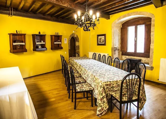 Castillo Valdes 2* Salas (Asturias)