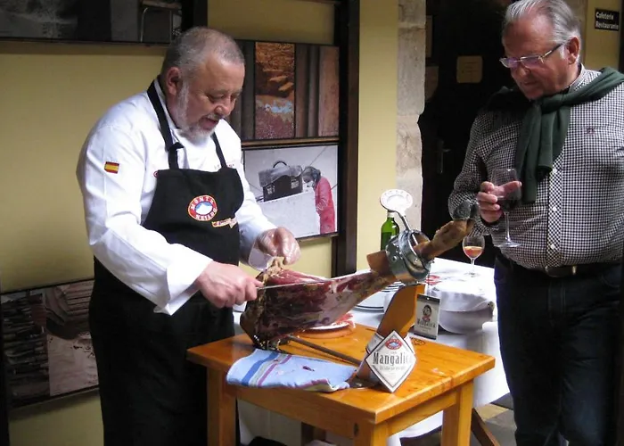 Castillo Valdes Hotel Salas (Asturias)