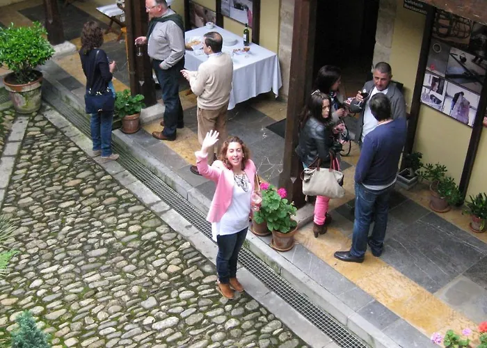 Castillo Valdes Hotel 2*