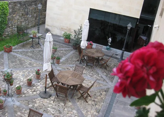 Hotel Castillo Valdes 2*