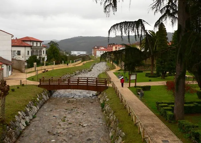 Hotel Castillo Valdes